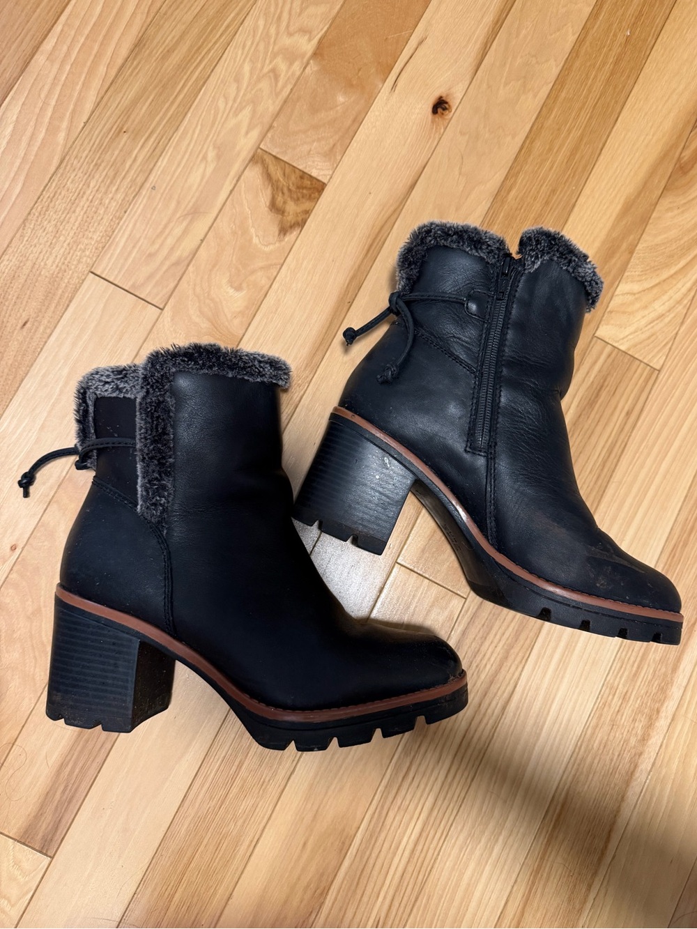 Naturalizer Women's Black Faux-Fur Trim Block Heel Ankle Boots